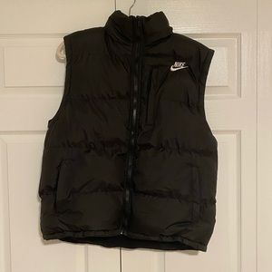 Men’s black Nike vest in size medium